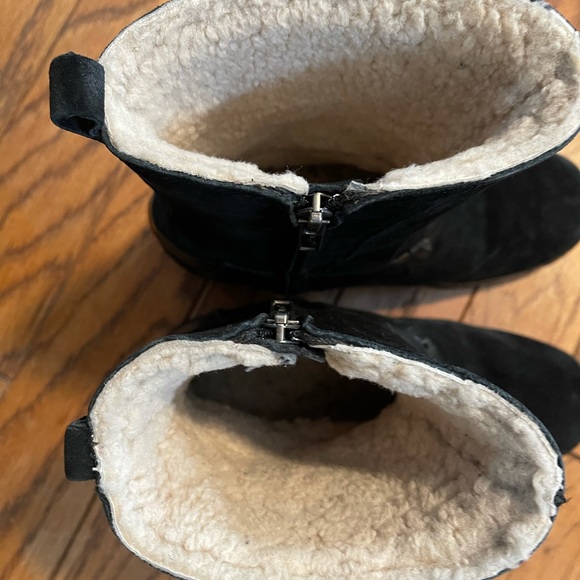 UGG Endell Suede Harness Boot - Picture 8 of 8